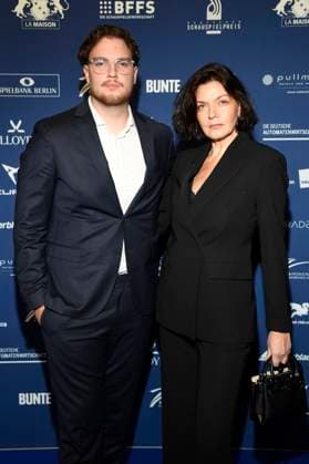 Stephanie Damare with guest at the presentation of the German Drama Award 2025 at the Hotel Pullman Berlin Schweizerhof Berlin, 09 10 2025 Foto:xF.xKernx xFuturexImagex schauspielrpreis_5052