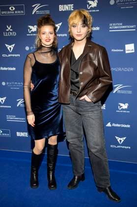 Linda Blümchen with guest at the presentation of the German Drama Award 2025 at the Hotel Pullman Berlin Schweizerhof Berlin, 09 10 2025 Foto:xF.xKernx xFuturexImagex schauspielrpreis_5115