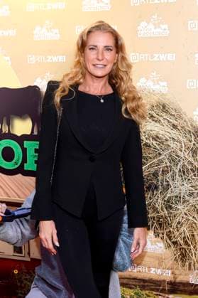 Model Giulia Siegel at the premiere party of RTL2s Der Promihof at the Gertrudenhof Hürth, 09 10 2025 NRW Germany Copyright: xChristophxHardtx