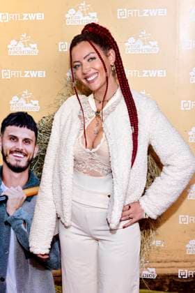 Influencer Aline Jost at the premiere party of RTL2s Der Promihof at Gertrudenhof Hürth, 09 10 2025 NRW Germany Copyright: xChristophxHardtx
