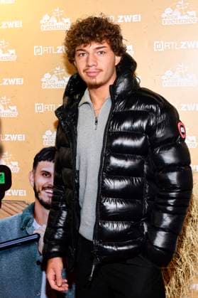 Influencer Garry Secret Garrysecret at the premiere party of RTL2s Der Promihof at the Gertrudenhof Hürth, 09 10 2025 NRW Germany Copyright: xChristophxHardtx