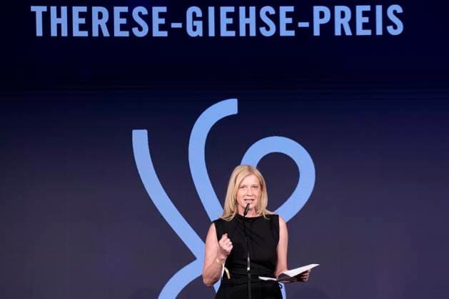 Deutscher Schauspielpreis 2025 Caroline Peters Show Preisverleihung Deutscher Schauspielpreis 2025 im Pullmann Berlin Schweizerhof Hotel Berlin *** German Acting Award 2025 Caroline Peters Show Award Ceremony German Acting Award 2025 at Pullmann Berlin Schweizerhof Hotel Berlin Copyright: xEventpressxGabschx xKochanx