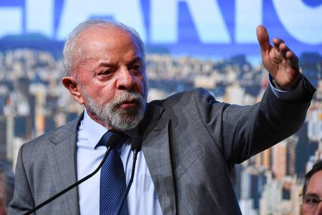 SaO PAULO, SP - 10.10.2025: LULA NOVO MODELO DE CRÃ DITO IMOBILIaRIO - The President of the Republic, Luiz Inacio Lula da Silva (PT), participates in the ceremony announcing the new real estate credit model, this Friday (10), at the Reboucas Convention Center, in Sao Paulo. x2820896x  RobertoxCasimiro