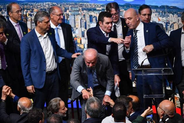 SaO PAULO, SP - 10.10.2025: LULA NOVO MODELO DE CRÃ DITO IMOBILIaRIO - The President of the Republic, Luiz Inacio Lula da Silva (PT), participates in the ceremony announcing the new real estate credit model, this Friday (10), at the Reboucas Convention Center, in Sao Paulo. x2820912x  RobertoxCasimiro