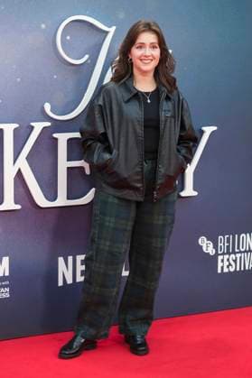 Carly Sophia Davies at the premiere of the feature film Jay Kelly at the 69 BFI London Film Festival 2025 at the Royal Festival Hall London, 10 10 2025 Foto:xJ.xEdwardsx xFuturexImagex kelly_5002