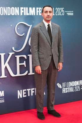 Jamie Demetriou at the premiere of the feature film Jay Kelly at the 69 BFI London Film Festival 2025 at the Royal Festival Hall London, 10 10 2025 Foto:xJ.xEdwardsx xFuturexImagex kelly_5013