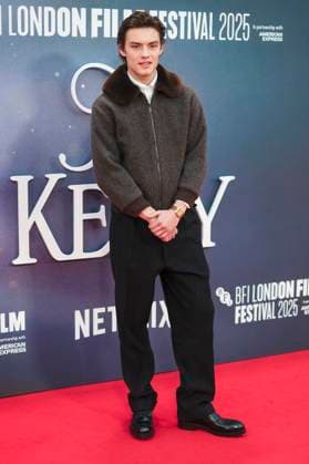 Louis Partridge at the premiere of the feature film Jay Kelly at the 69 BFI London Film Festival 2025 at the Royal Festival Hall London, 10 10 2025 Foto:xJ.xEdwardsx xFuturexImagex kelly_5019