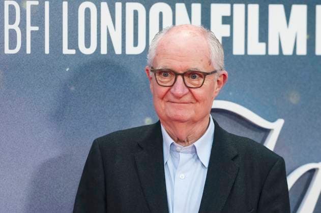 Jim Broadbent at the premiere of the feature film Jay Kelly at the 69 BFI London Film Festival 2025 at the Royal Festival Hall London, 10 10 2025 Foto:xJ.xEdwardsx xFuturexImagex kelly_5023