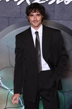 Frankenstein Premiere - Paris Jacob Elordi attends Frankenstein Premiere in Paris, France on October 10, 2025. Photo by Jerome Domine ABACAPRESS.COM  Copyright: xDominexJerome ABACAx