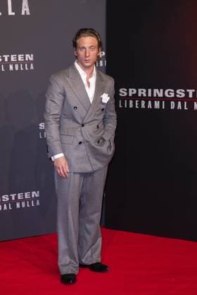 Springsteen: Deliver Me From Nowhere - Premiere in Rome ROME, ITALY - OCTOBER 10: Jeremy Allen White attends the Springsteen: Deliver Me From Nowhere premiere at Cinema The Space Moderno on October 10, 2025 in Rome, Italy.. Primo Barol Anadolu Rome Italy. Editorial use only. Please get in touch for any other usage.  Copyright: x2025xAnadoluxPrimoxBarolx