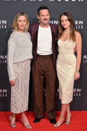 red carpet of the film Springsteen liberami dal nulla Jocelyne Cooper, Scott Cooper, Ava Cooper on the red carpet of the film Springsteen liberami dal nulla at the cinema The modern space. Rome (Italy), 10 October 2025 Imago-Images Emmefoto Copyright: xImago-Images Emmefotox
