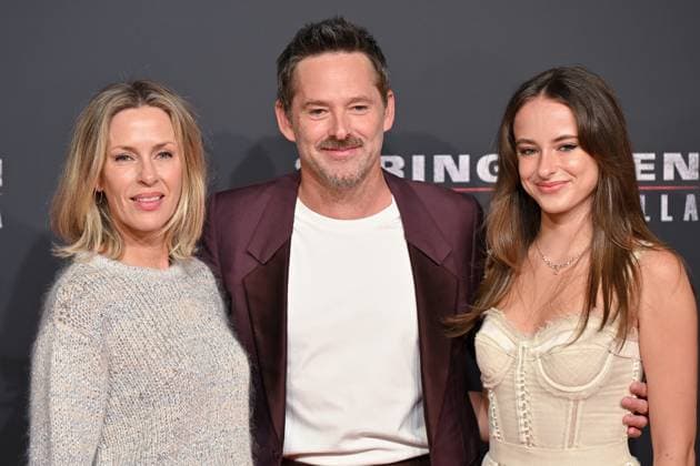 red carpet of the film Springsteen liberami dal nulla Jocelyne Cooper, Scott Cooper, Ava Cooper on the red carpet of the film Springsteen liberami dal nulla at the cinema The modern space. Rome (Italy), 10 October 2025 Imago-Images Emmefoto Copyright: xImago-Images Emmefotox