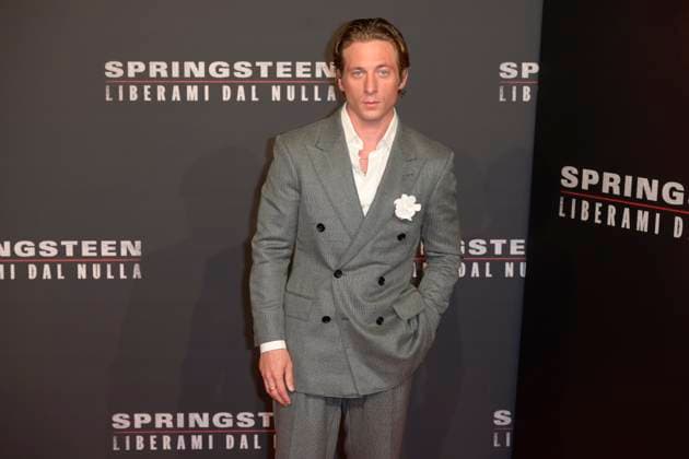Springsteen Liberami dal nulla red carpet in Rome, Italy - 10 Oct 2025 Jeremy Allen White attends the Springsteen Liberami dal Nulla movie red carpet at The Space Cinema Moderno. Rome Italy Copyright: xMarioxCartellix xSOPAxImagesx _DSC4387