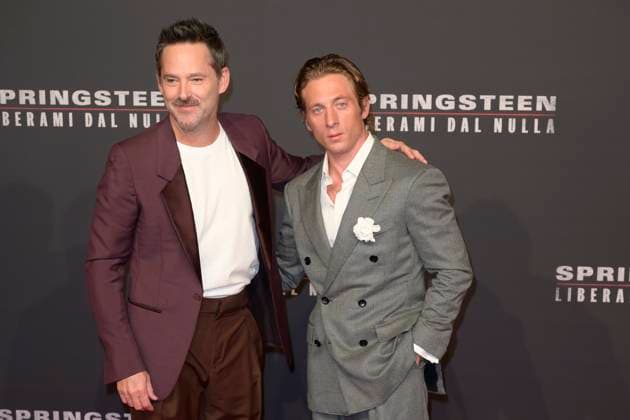 Springsteen Liberami dal nulla red carpet in Rome, Italy - 10 Oct 2025 Scott Cooper (l) and Jeremy Allen White (r) attend the Springsteen Liberami dal Nulla movie red carpet at The Space Cinema Moderno. Rome Italy Copyright: xMarioxCartellix xSOPAxImagesx _DSC4416