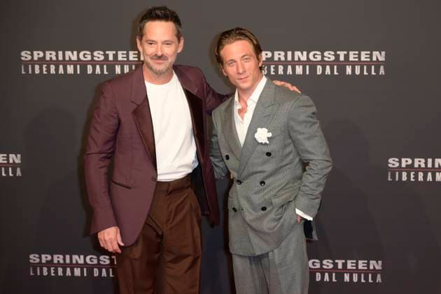 Springsteen Liberami dal nulla red carpet in Rome, Italy - 10 Oct 2025 Scott Cooper (l) and Jeremy Allen White (r) attend the Springsteen Liberami dal Nulla movie red carpet at The Space Cinema Moderno. Rome Italy Copyright: xMarioxCartellix xSOPAxImagesx _DSC4428