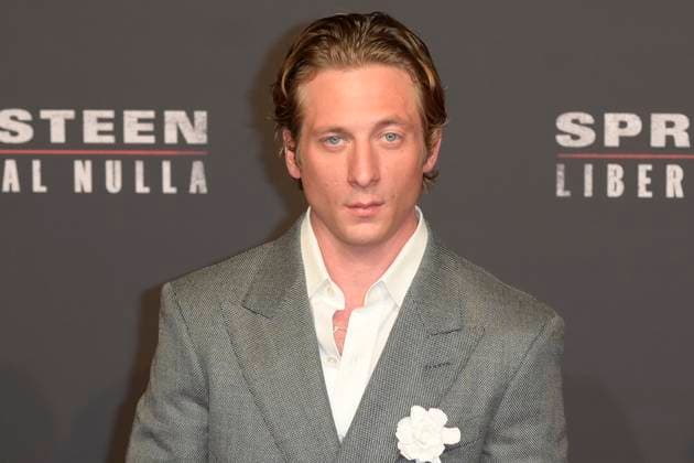 Springsteen Liberami dal nulla red carpet in Rome, Italy - 10 Oct 2025 Jeremy Allen White attends the Springsteen Liberami dal Nulla movie red carpet at The Space Cinema Moderno. Rome Italy Copyright: xMarioxCartellix xSOPAxImagesx _DSC4453
