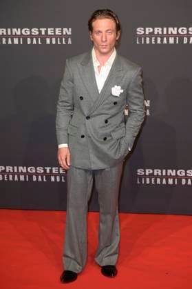 Springsteen Liberami dal nulla red carpet in Rome, Italy - 10 Oct 2025 Jeremy Allen White attends the Springsteen Liberami dal Nulla movie red carpet at The Space Cinema Moderno. Rome Italy Copyright: xMarioxCartellix xSOPAxImagesx _DSC4467