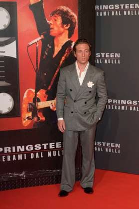 Springsteen Liberami dal nulla red carpet in Rome, Italy - 10 Oct 2025 Jeremy Allen White attends the Springsteen Liberami dal Nulla movie red carpet at The Space Cinema Moderno. Rome Italy Copyright: xMarioxCartellix xSOPAxImagesx _DSC4482