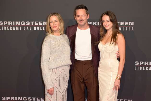 Springsteen Liberami dal nulla red carpet in Rome, Italy - 10 Oct 2025 Jocelyne Cooper (l), Scott Cooper (c) and Ava Cooper (r) attend the Springsteen Liberami dal Nulla movie red carpet at The Space Cinema Moderno. Rome Italy Copyright: xMarioxCartellix xSOPAxImagesx _DSC4530