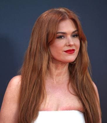Jay Kelly premiere London, UK. Isla Fisher at the Jay Kelly premiere. 69th BFI London Film Festival. Royal Festival Hall. 10th October 2025. LMK11-S101025-002 Steve Bealing Landmark Media 
