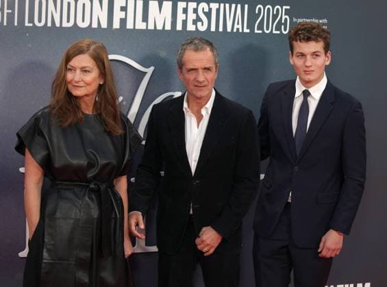Jay Kelly premiere London, UK. David Heyman (Centre) with Rose Uniacke and Harper Heyman at the Jay Kelly premiere. 69th BFI London Film Festival. Royal Festival Hall. 10th October 2025. LMK11-S101025-002 Steve Bealing Landmark Media 