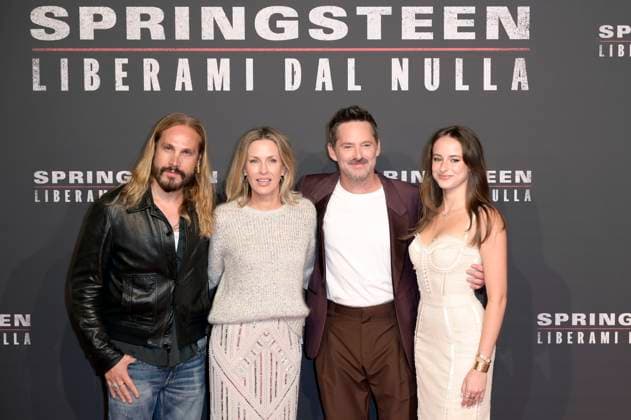 Marco Perego, Jocelyne Cooper, Scott Cooper and Ava Cooper at the premiere of the feature film Springsteen Liberami dal nulla Springsteen Deliver Me from Nowhere at Space Cinema Moderno Rome, 10 10 2025 Foto:xA.xM.xTinghinox xFuturexImagex springsteen_rom_5023