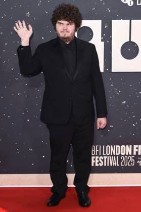 Aidan Delbis at the premiere of the feature film Bugonia at the 69 BFI London Film Festival 2025 at the Royal Festival Hall London, 10 10 2025 Foto:xS.xVasx xFuturexImagex bugonia_5048