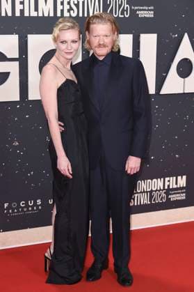 Kirsten Dunst with husband Jesse Plemons at the premiere of the feature film Bugonia at the 69 BFI London Film Festival 2025 at the Royal Festival Hall London, 10 10 2025 Foto:xS.xVasx xFuturexImagex bugonia_5057