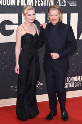 Kirsten Dunst with husband Jesse Plemons at the premiere of the feature film Bugonia at the 69 BFI London Film Festival 2025 at the Royal Festival Hall London, 10 10 2025 Foto:xS.xVasx xFuturexImagex bugonia_5059