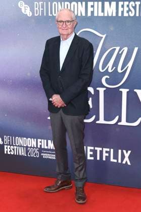 Jim Broadbent at the premiere of the feature film Jay Kelly at the 69 BFI London Film Festival 2025 at the Royal Festival Hall London, 10 10 2025 Foto:xS.xVasx xFuturexImagex kelly_5126