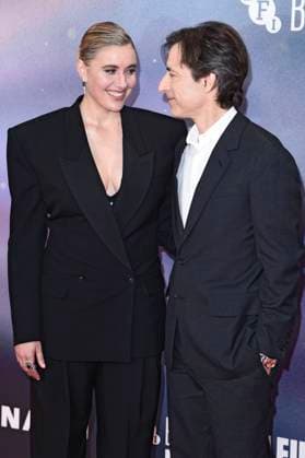 Greta Gerwig with husband Noah Baumbach at the premiere of the feature film Jay Kelly at the 69 BFI London Film Festival 2025 at the Royal Festival Hall London, 10 10 2025 Foto:xS.xVasx xFuturexImagex kelly_5164