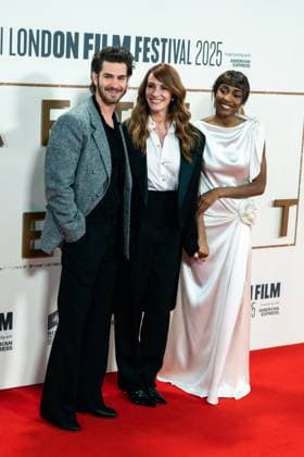 After the Hunt Headline Gala - The 69th BFI London Film Festival in UK - 11 Oct 2025 (L-R) Andrew Garfield, Julia Roberts and Ayo Edebiri attend the After the Hunt Headline Gala at the 69th BFI London Film Festival at The Royal Festival Hall. London United Kingdom Copyright: xLounisxTiarx xSOPAxImagesx _DSC0442