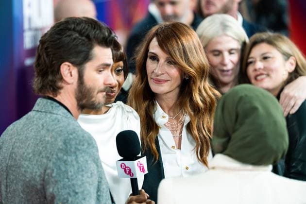After the Hunt Headline Gala - The 69th BFI London Film Festival in UK - 11 Oct 2025 (L-R) Andrew Garfield, Ayo Edebiri, and Julia Roberts attend the After the Hunt Headline Gala at the 69th BFI London Film Festival at The Royal Festival Hall. London United Kingdom Copyright: xLounisxTiarx xSOPAxImagesx _DSC0469
