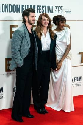 After the Hunt Headline Gala - The 69th BFI London Film Festival in UK - 11 Oct 2025 (L-R) Andrew Garfield, Julia Roberts and Ayo Edebiri attend the After the Hunt Headline Gala at the 69th BFI London Film Festival at The Royal Festival Hall. London United Kingdom Copyright: xLounisxTiarx xSOPAxImagesx _DSC0432