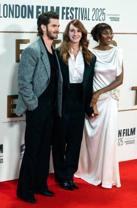 After the Hunt Headline Gala - The 69th BFI London Film Festival in UK - 11 Oct 2025 (L-R) Andrew Garfield, Julia Roberts and Ayo Edebiri attend the After the Hunt Headline Gala at the 69th BFI London Film Festival at The Royal Festival Hall. London United Kingdom Copyright: xLounisxTiarx xSOPAxImagesx _DSC0433c