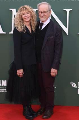 Kate Capshaw with husband Steven Spielberg at the premiere of the feature film Hamnet at the 69 BFI London Film Festival 2025 at the Royal Festival Hall London, 11 10 2025 Foto:xS.xVasx xFuturexImagex hamnet_5124