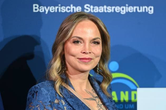 Regina HALMICH Ex boxer, single picture, cropped single motif, portrait, portrait Bavarian Sports Award 2025 at BMW Welt, red carpet, red carpet on 11 10 2025