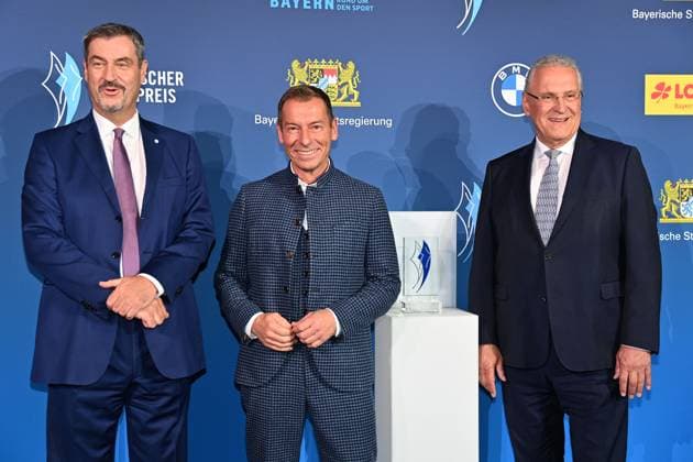 From left Markus SOEDER State Premier of Bavaria and CSU Chairman, presenter Markus OTHMER, Joachim HERRMANN Bavarian Minister of the Interior, Bavarian Sports Award 2025 at BMW Welt, Red Carpet on 11 10 2025
