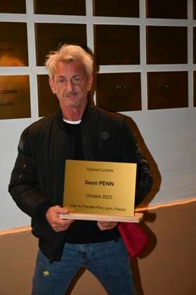 Festival Lumiere Sean Penn receives a plaque in his name 449618 2025 10 12 Lyon France  Copyright: xSergexArnalx xStarfacex STAR_449618_007