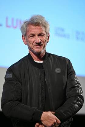 Festival Lumiere Sean Penn receives a plaque in his name 449618 2025 10 12 Lyon France  Copyright: xSergexArnalx xStarfacex STAR_449618_012