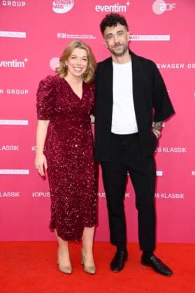 Tim Allhoff with guest at the Opus Klassik 2025 award ceremony at the Konzerthaus am Gendarmenmarkt Berlin, 12 10 2025 Foto:xN.xKubelkax xFuturexImagex opus_5026