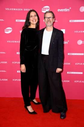 Matthias Matschke with partner Theresa Kronthaler at the Opus Klassik 2025 award ceremony at the Konzerthaus am Gendarmenmarkt Berlin, 12 10 2025 Foto:xN.xKubelkax xFuturexImagex opus_5082