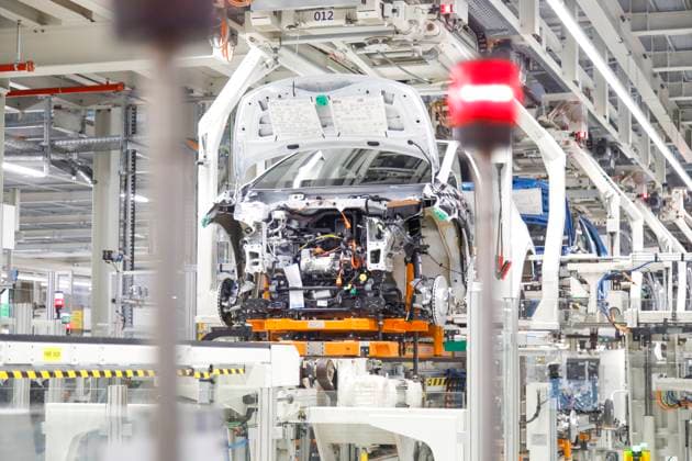 Produktionslinie im VW-Werk in Zwickau Zwickau, 14.10.2025 Produktionslinie des VW Werkes in Zwickau Sachsen *** Production line at the VW plant in Zwickau Zwickau, 14 10 2025 Production line at the VW plant in Zwickau Saxony Copyright: xMatthiasxGränzdörferx