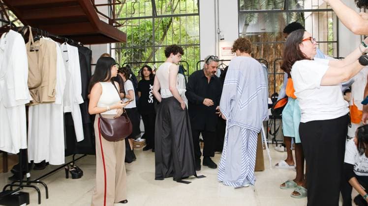 RECORD DATE NOT STATED backstage and social media of the Joao Pimenta show at SPFW No. 60 in Sao Paulo Sao Paulo (SP), 10 13 2025 fashion backstage social SPFW N60 Joao Pimenta Joao Pimenta fashion show at Sao Paulo Fashion Week - SPFW N60, at the Mario de Andrade Library on Rua da Consolacao 94 - at the Republica in Sao Paulo this Monday morning, October 13, 2025. (Foto: Milene Cardoso Thenews2 imago images) backstage and social media of the Joao Pimenta show at SPFW No. 60 in Sao Paulo  Copyright: xMilenexCardosox