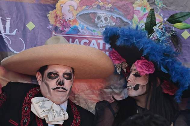 October 13, 2025, Mexico, Cdmx, Mexico: Preparations for the Day of the Dead celebration have begun in the Xochimilco region of Mexico City. In addition to catrinas and catrines, there will be special presentations based on Mexican traditions, not Halloween. The important thing is to keep Mexican traditions alive over any other expression that seeks to replace the elements and importance that the Day of the Dead holds for our country and traditions. Mexico Mexico - ZUMAp204 20251013_zip_p204_002 Copyright: xJosuexPerezx