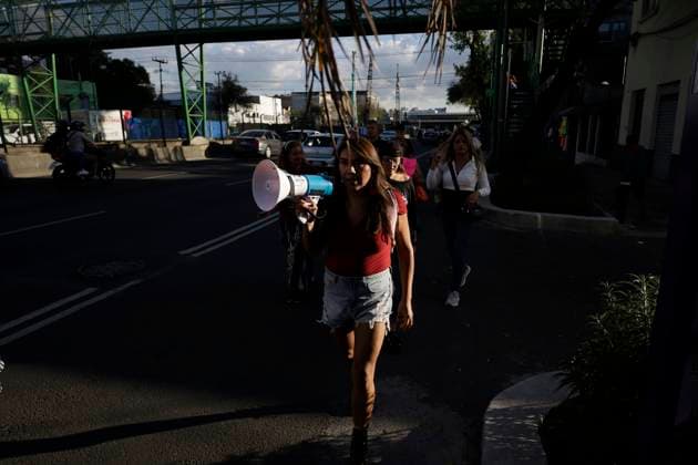 Sex Workers Protest Against Bike Lane On Calzada De Tlalpan, Mexico City Sex workers in Mexico City, Mexico, on October 13, 2025, march on Calzada de Tlalpan to demand an end to criminalization, discrimination, and violence against those who engage in sex work. The sex workers specifically argue against a bike path along this road, which affects their sources of income in the run-up to the 2026 World Cup. Mexico City Mexico City Mexico  Copyright: xGerardoxVieyrax originalFilename: vieyra-notitle251013_npkiT.jpg