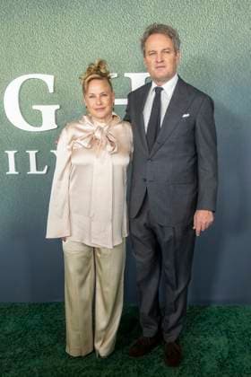 Hulu s Murdaugh: Death in the Family New York Premiere in New York, USA - 13 Oct 2025 (L-R) Patricia Arquette and Jason Clarke attend the Hulu s Murdaugh: Death In The Family New York premiere at 7 Hudson Square. New York United States Copyright: xRonxAdarx xSOPAxImagesx _radar_murdaugh_20251013_01035
