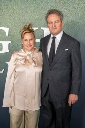 Hulu s Murdaugh: Death in the Family New York Premiere in New York, USA - 13 Oct 2025 (L-R) Patricia Arquette and Jason Clarke attend the Hulu s Murdaugh: Death In The Family New York premiere at 7 Hudson Square. New York United States Copyright: xRonxAdarx xSOPAxImagesx _radar_murdaugh_20251013_01041