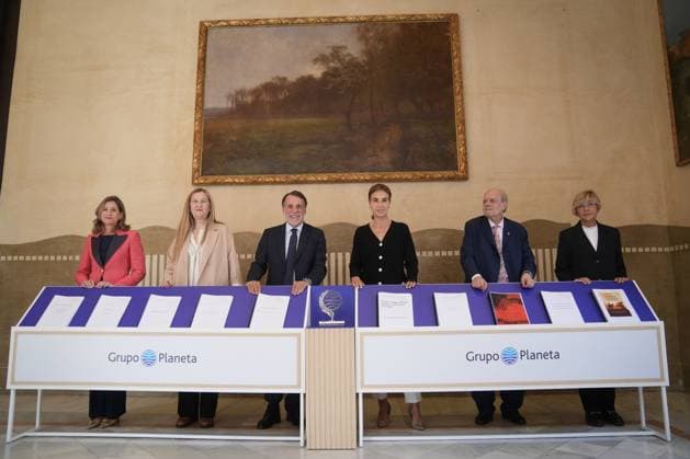 Press conference the day before the presentation of the 78th Planeta Novel Prize The president of Grupo Planeta, José Crehueras 3i , and the members of the Planeta Prize jury, Luz Gabás 2i , Pere Gimferrer 2d , Eva Giner i , Carmen Posadas 3d and Belén López d , before a press conference the day before the presentation of the Planeta Prize, at the Palau de la Música, on October 14, 2025, in Barcelona, Catalonia Spain The Planeta Prize, which will be held tomorrow, October 15, is the largest prize in the world, surpassing the Nobel Prize, which will be held tomorrow, October 15, is the prize with the largest economic endowment in the world, surpassing the Nobel Prize The winning novel is awarded with 1 000 000Ä and the runner-up with 200 00  Copyright: xDavidxZorrakinox 7026555