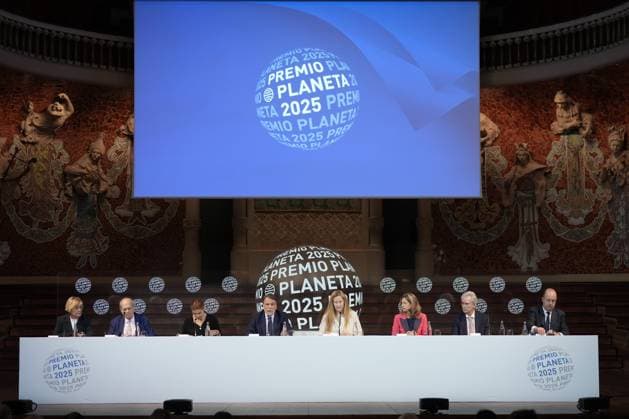 Press conference the day before the presentation of the 78th Planeta Novel Prize The president of Grupo Planeta, José Crehueras 4i , together with the jury, during a press conference the day before the presentation of the Planeta Prize, at the Palau de la Música, on 14 October 2025, in Barcelona, Catalonia Spain The Planeta Prize, which will be held tomorrow, 15 October, is the largest financial award in the world, surpassing the Nobel Prize, The winning novel is awarded 1,000,000Ä and the runner-up 200,000Ä It is not only a literary event, but also a social one, which fulfills the objective of placing the award-winning Spanish authors in levels of diffusion and popularity 14 OCTOBER 2025 Barcelona, Catalunya Barcelona, Catalunya Espana  Copyright: xDavidxZorrakinox 7026564